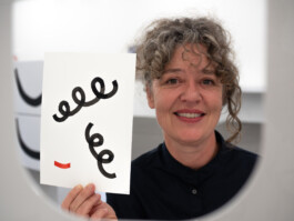 Face-o-mat, Tobias Gutmann, Kunsthaus Grenchen, 2018 Tobias Gutmann - Face-o-mat / Sai Bot