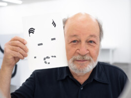 Face-o-mat portrait - Tobias Gutmann, 2018, ink on paper, Kunsthaus Grenchen Tobias Gutmann - Face-o-mat / Sai Bot