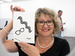 Face-o-mat, Tobias Gutmann, Kunsthaus Grenchen, 2018 Tobias Gutmann - Face-o-mat / Sai Bot