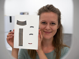 Face-o-mat, Tobias Gutmann, Kunsthaus Grenchen, 2018 Tobias Gutmann - Face-o-mat / Sai Bot