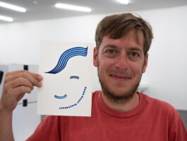 Face-o-mat, Tobias Gutmann, Kunsthaus Grenchen, 2018 Tobias Gutmann - Face-o-mat / Sai Bot