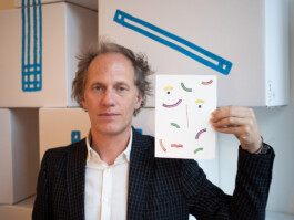 Face-o-mat portrait - Tobias Gutmann, 2019, ink on paper, Hamburg Tobias Gutmann - Face-o-mat / Sai Bot