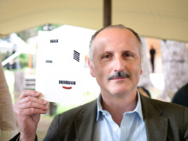 Face-o-mat portrait - Tobias Gutmann, 2019, ink on paper, Normandie, France Tobias Gutmann - Face-o-mat / Sai Bot