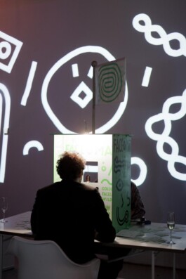 Tobias Gutmann - Face-o-mat / Sai Bot