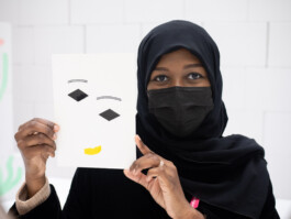 Face-o-mat portrait - Tobias Gutmann, 2024, ink on paper, 22x16 cm, Ithra Center, Dhahran, Saudi Arabia Tobias Gutmann - Face-o-mat / Sai Bot