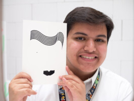 Face-o-mat portrait - Tobias Gutmann, 2024, ink on paper, 22x16 cm, Ithra Center, Dhahran, Saudi Arabia Tobias Gutmann - Face-o-mat / Sai Bot